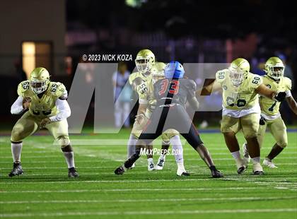 Thumbnail 1 in Long Beach Poly vs. Serra photogallery.