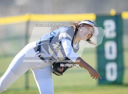 Thumbnail 2 in Frederick vs. Golden (CHSAA 4A Region 4) photogallery.