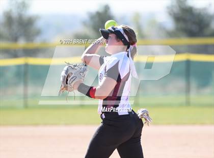 Thumbnail 2 in Frederick vs. Golden (CHSAA 4A Region 4) photogallery.
