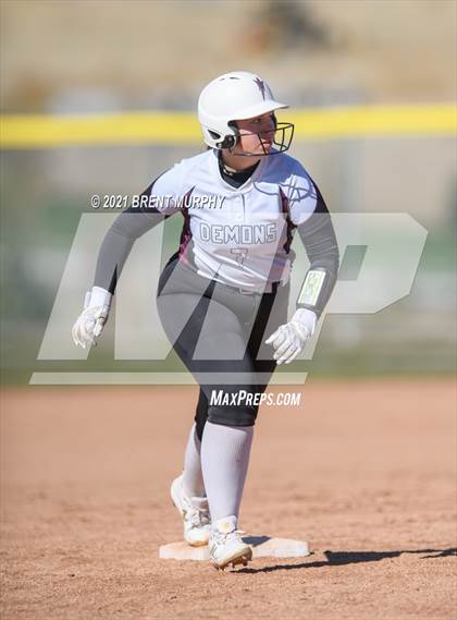 Thumbnail 1 in Frederick vs. Golden (CHSAA 4A Region 4) photogallery.