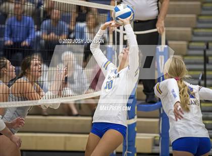 Thumbnail 2 in East Ridge @ Wayzata photogallery.