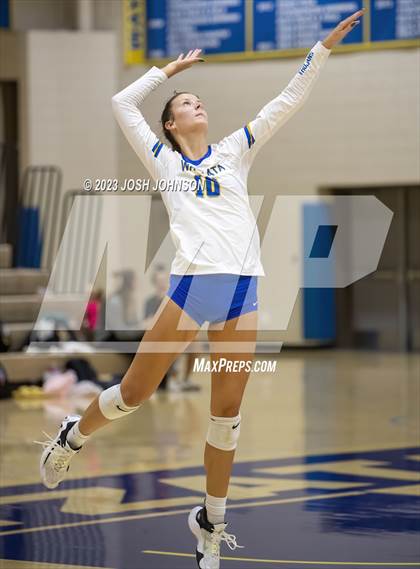 Thumbnail 3 in East Ridge @ Wayzata photogallery.