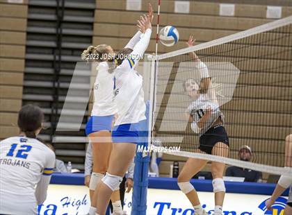 Thumbnail 1 in East Ridge @ Wayzata photogallery.