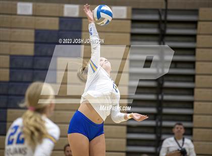 Thumbnail 1 in East Ridge @ Wayzata photogallery.