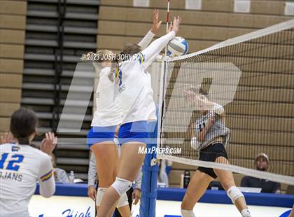 Thumbnail 2 in East Ridge @ Wayzata photogallery.