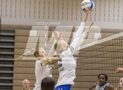 Thumbnail 2 in East Ridge @ Wayzata photogallery.