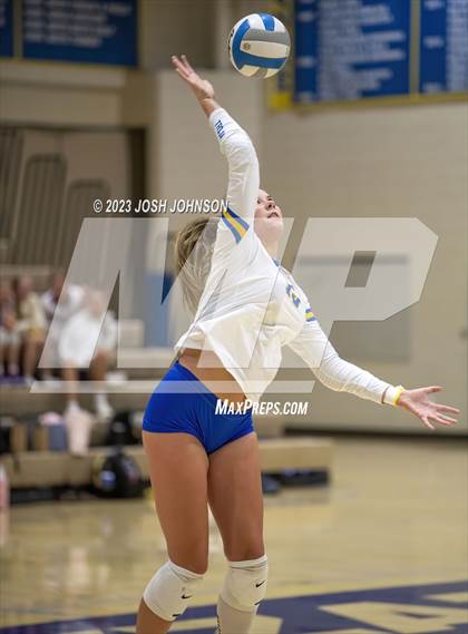 Thumbnail 2 in East Ridge @ Wayzata photogallery.