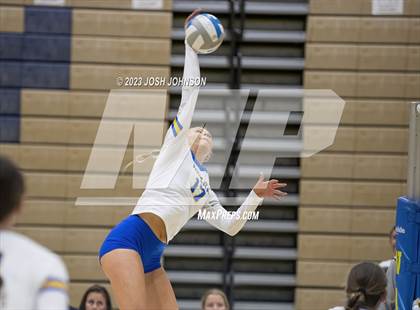 Thumbnail 3 in East Ridge @ Wayzata photogallery.
