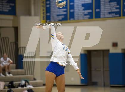 Thumbnail 1 in East Ridge @ Wayzata photogallery.