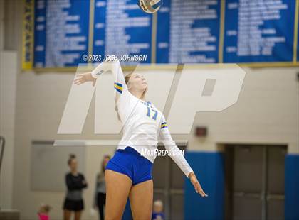 Thumbnail 2 in East Ridge @ Wayzata photogallery.