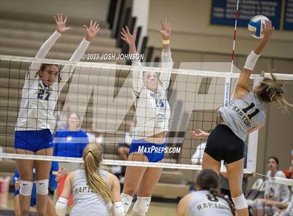 Thumbnail 2 in East Ridge @ Wayzata photogallery.