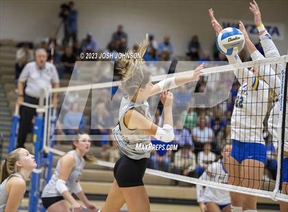 Thumbnail 2 in East Ridge @ Wayzata photogallery.