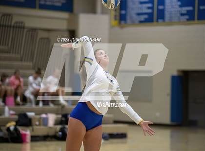 Thumbnail 1 in East Ridge @ Wayzata photogallery.