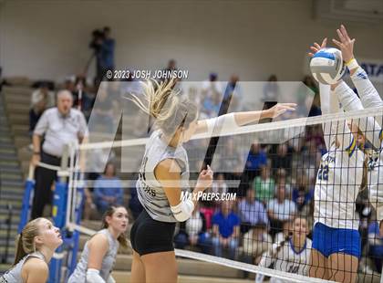Thumbnail 1 in East Ridge @ Wayzata photogallery.