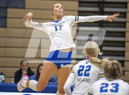 Thumbnail 3 in East Ridge @ Wayzata photogallery.