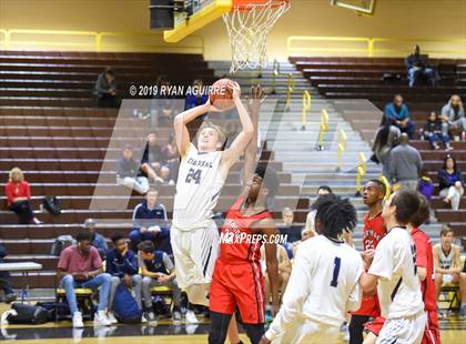 Thumbnail 1 in Chaparral vs. Elsinore (Jared Mandeville Memorial Classic) photogallery.