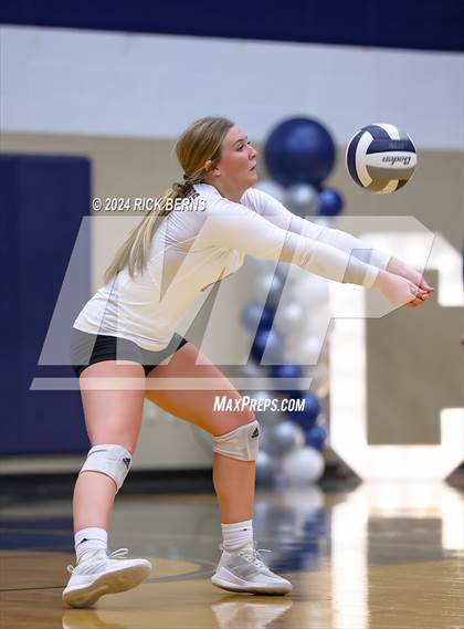Thumbnail 2 in College Park vs The Woodlands photogallery.