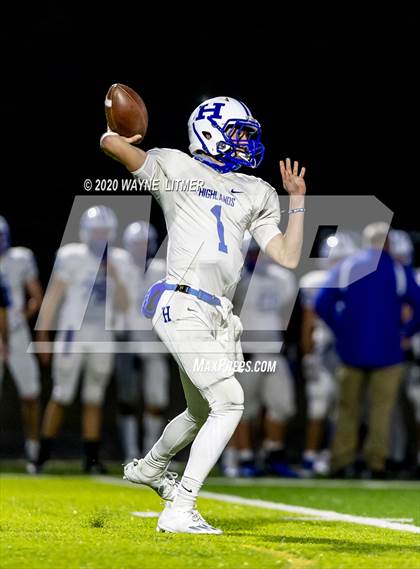 Thumbnail 1 in Highlands @ Covington Catholic photogallery.