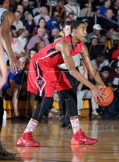 Thumbnail 2 in Lake Highland Prep vs. Tift County (City of Palms Classic) photogallery.