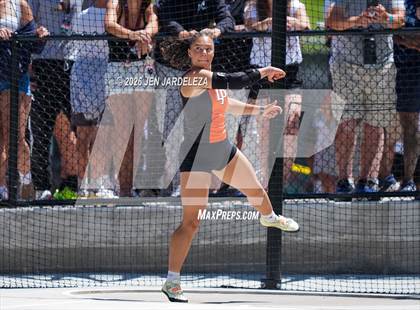Thumbnail 1 in CHSAA 4A Final (Discus) photogallery.