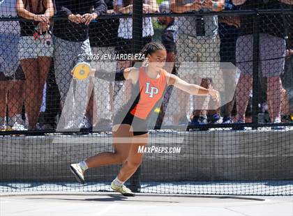 Thumbnail 2 in CHSAA 4A Final (Discus) photogallery.