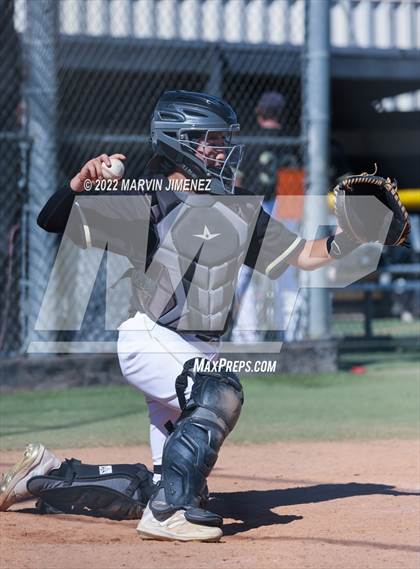 Thumbnail 1 in Nordhoff @ Oak Park photogallery.