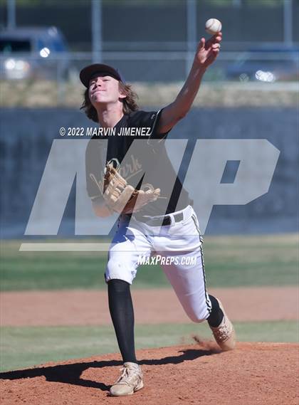 Thumbnail 1 in Nordhoff @ Oak Park photogallery.