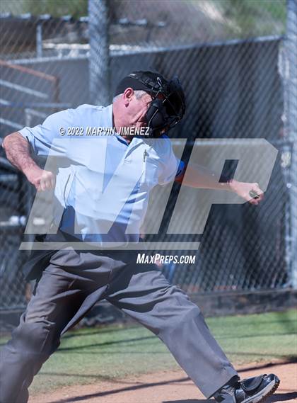 Thumbnail 3 in Nordhoff @ Oak Park photogallery.