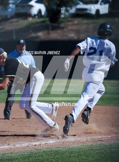 Thumbnail 3 in Nordhoff @ Oak Park photogallery.