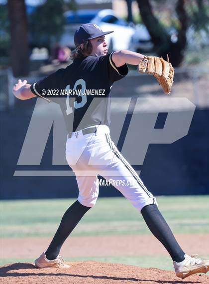 Thumbnail 2 in Nordhoff @ Oak Park photogallery.