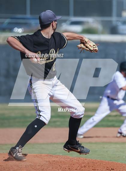 Thumbnail 3 in Nordhoff @ Oak Park photogallery.