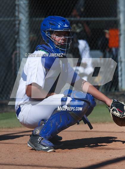 Thumbnail 1 in Nordhoff @ Oak Park photogallery.