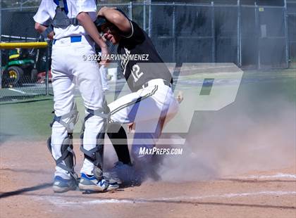 Thumbnail 1 in Nordhoff @ Oak Park photogallery.