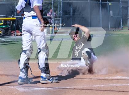 Thumbnail 2 in Nordhoff @ Oak Park photogallery.