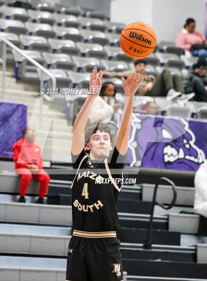 Thumbnail 2 in Maize South vs. Bryant (Hoopin on the Hill) photogallery.