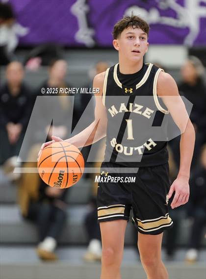 Thumbnail 2 in Maize South vs. Bryant (Hoopin on the Hill) photogallery.