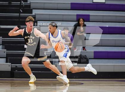 Thumbnail 3 in Maize South vs. Bryant (Hoopin on the Hill) photogallery.