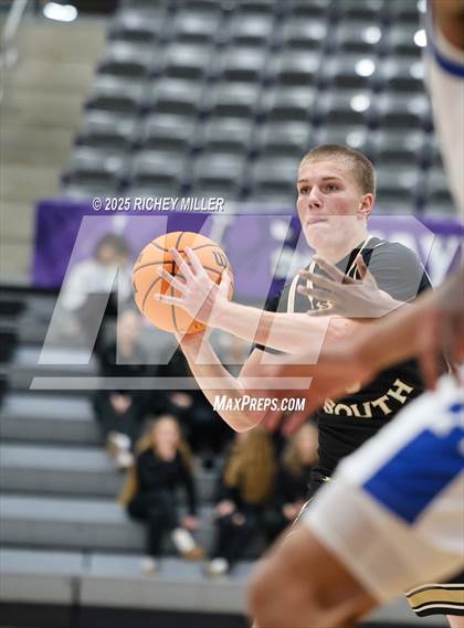 Thumbnail 2 in Maize South vs. Bryant (Hoopin on the Hill) photogallery.