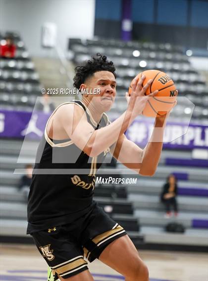 Thumbnail 1 in Maize South vs. Bryant (Hoopin on the Hill) photogallery.