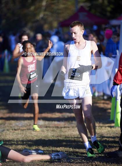 Thumbnail 3 in FHSAA 2A Region 1 Final photogallery.