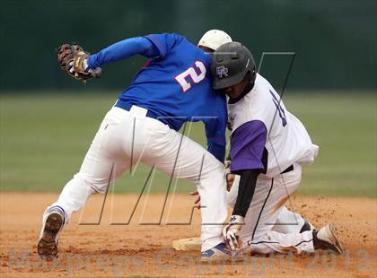 Thumbnail 3 in Westlake vs Cedar Ridge (5A Region 2 Bi-District Playoff) photogallery.