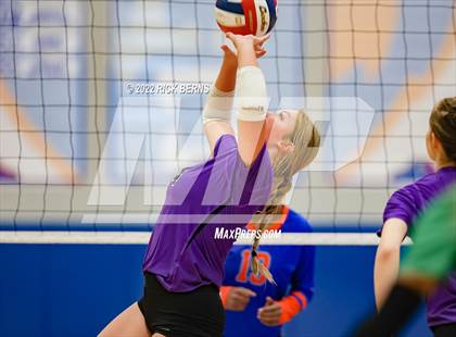 Thumbnail 2 in Grand Oaks vs Willis photogallery.