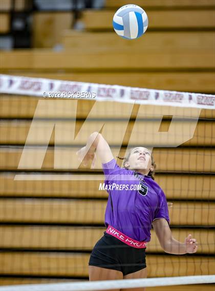 Thumbnail 1 in Grand Oaks vs Willis photogallery.