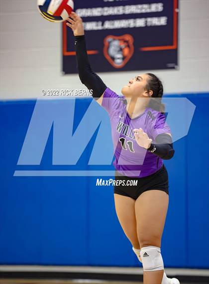 Thumbnail 1 in Grand Oaks vs Willis photogallery.