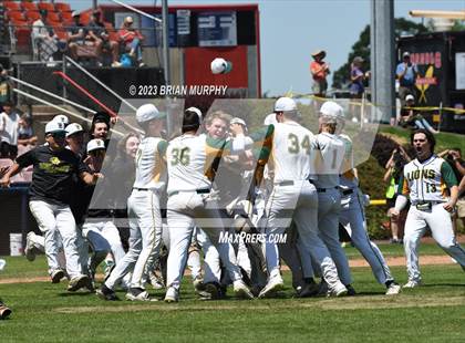 Thumbnail 2 in Jesuit vs West Linn (OSAA 6A Final) photogallery.