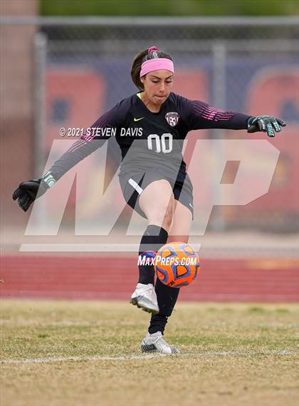Thumbnail 1 in Red Mountain vs. Perry (AIA 6A Quarterfinals) photogallery.