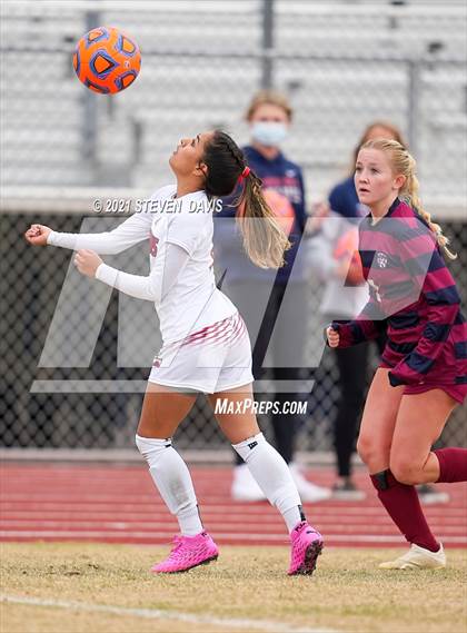 Thumbnail 3 in Red Mountain vs. Perry (AIA 6A Quarterfinals) photogallery.