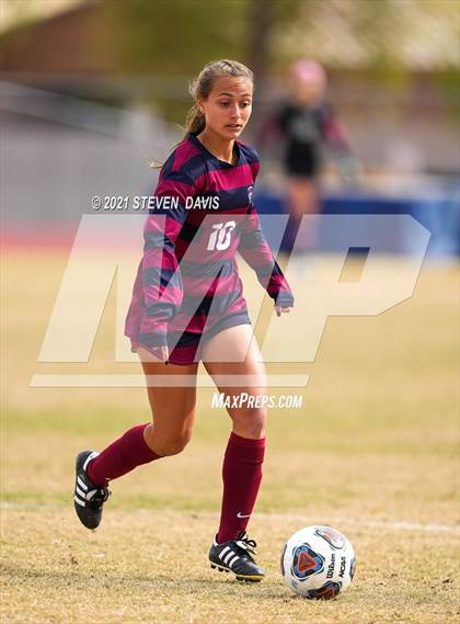 Thumbnail 3 in Red Mountain vs. Perry (AIA 6A Quarterfinals) photogallery.