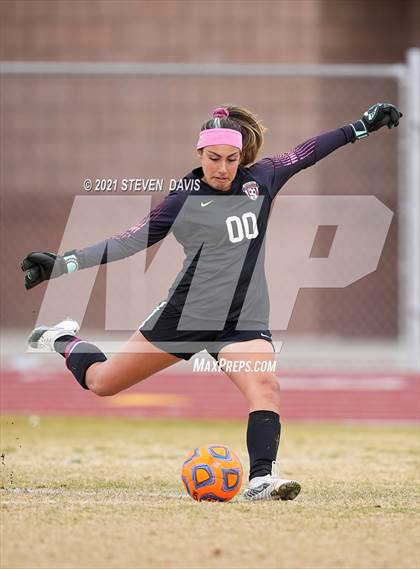 Thumbnail 3 in Red Mountain vs. Perry (AIA 6A Quarterfinals) photogallery.