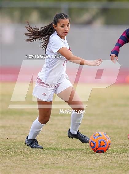 Thumbnail 2 in Red Mountain vs. Perry (AIA 6A Quarterfinals) photogallery.